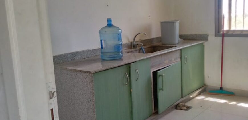 Madinat el sinayia building shop and offices for rent with 930 sqm land #557