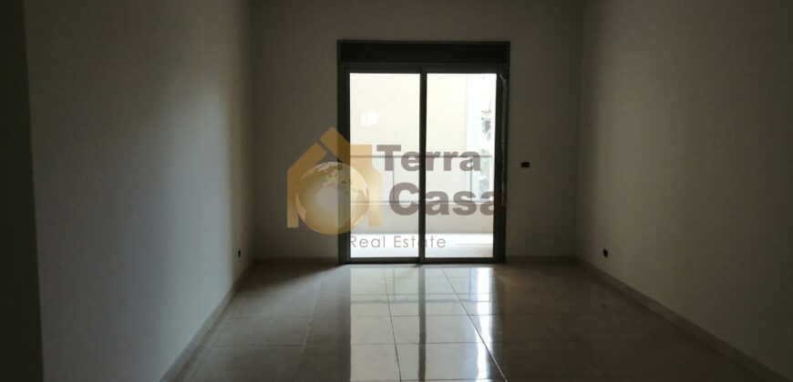 Brand new apartment prime location cash payment. Ref# 1698