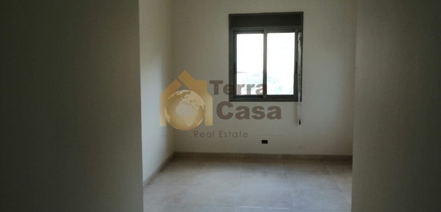 Brand new apartment prime location cash payment. Ref# 1698