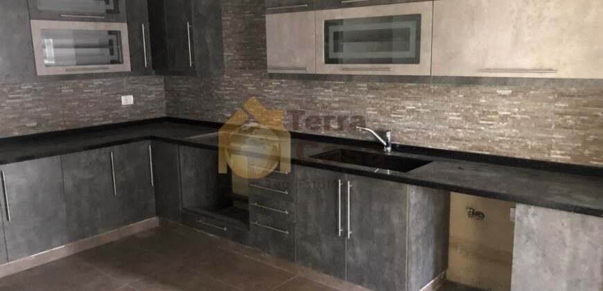 achrafieh apartment for rent , prime location Ref#4168