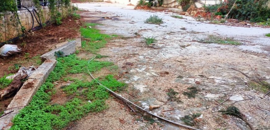 land 1052 sqm for sale in ghazir prime location