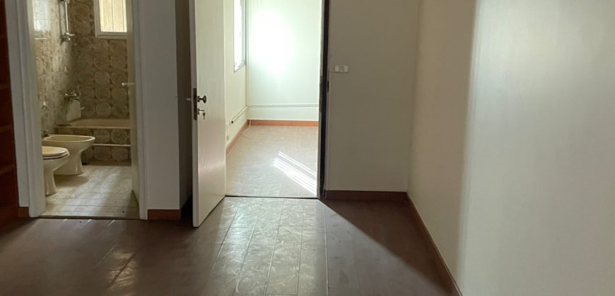 apartment for rent in achrafieh nice location Ref#4816