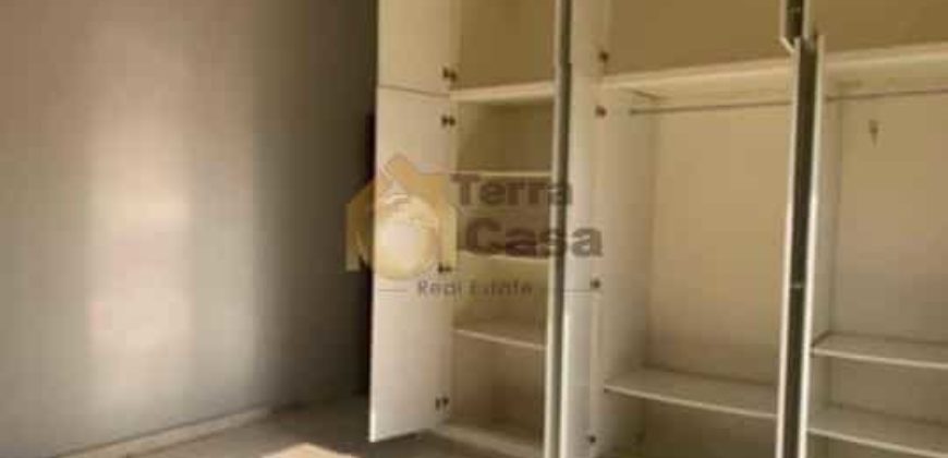Apartment in ghedres for rent Ref#4827
