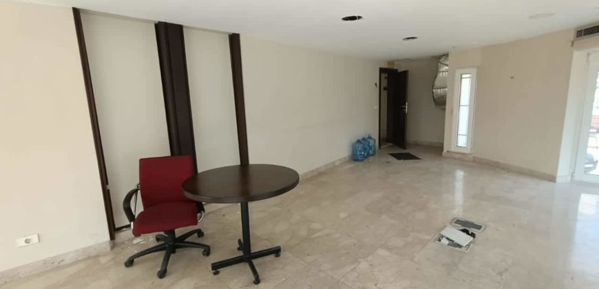 shop in jounieh 320 sqm for rent prime location Ref#4976