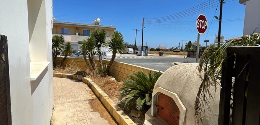 house in xylofagou, larnaca for sale with pool