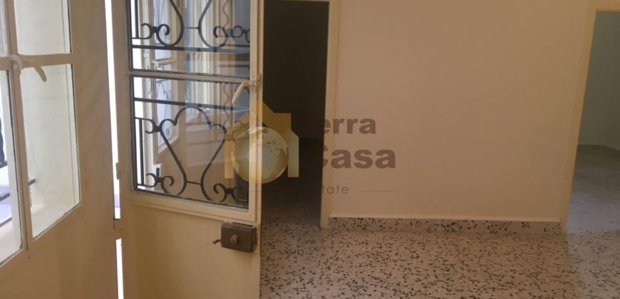 apartment fully renovated prime location for rent Ref#5541