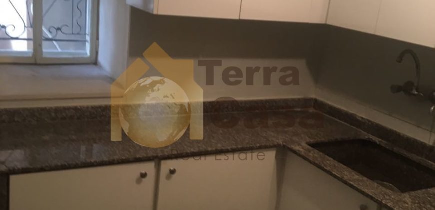 apartment fully renovated prime location for rent Ref#5541