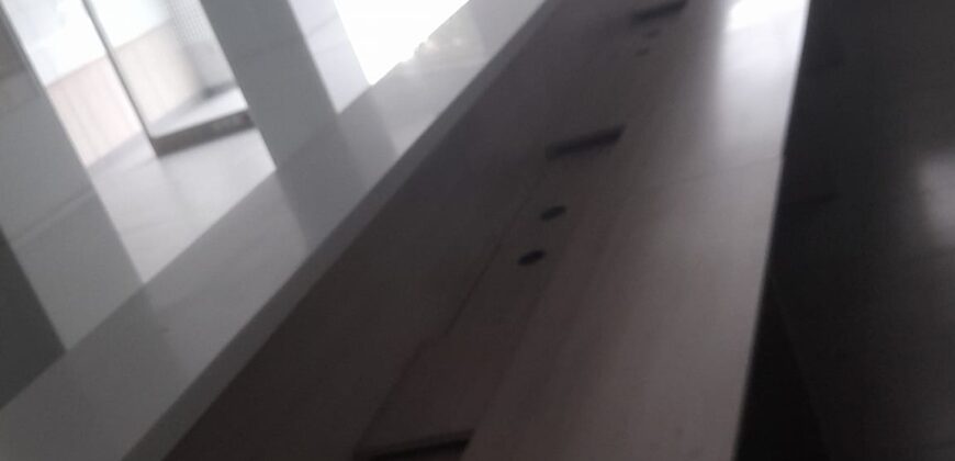 zahle showroom with an apartment for rent prime commercial area Ref#5840
