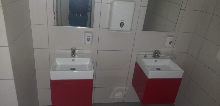 zahle showroom with an apartment for rent prime commercial area Ref#5840