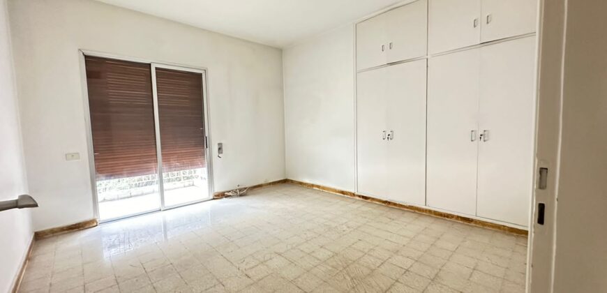 baabda spacious apartment unblock able view, very good location Ref#5991