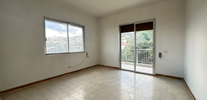 baabda spacious apartment unblock able view, very good location Ref#5991