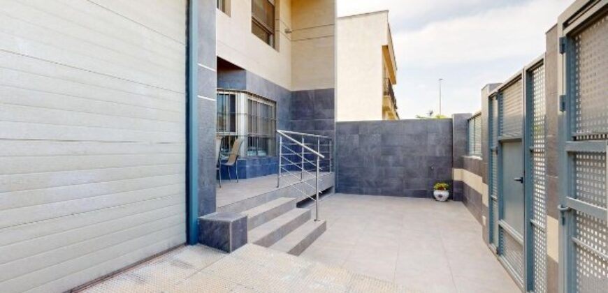 Spain semi detached house in Alicante, 3 floors with garden prime location Ref#RML-01676