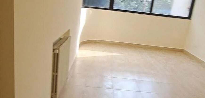 Mtayleb apartment for rent prime location Ref#6101