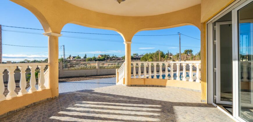 Spain Murcia villa with pool and garden close to the beach MSR-2827VDS