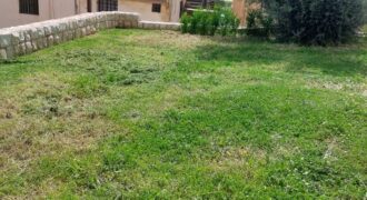 haoush el omara land 622m with a building 300m and garden Rf#6174