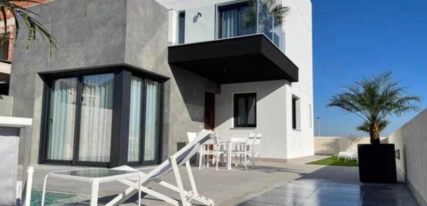 Spain Alicante villa with private pool in Torrevieja RML-01553