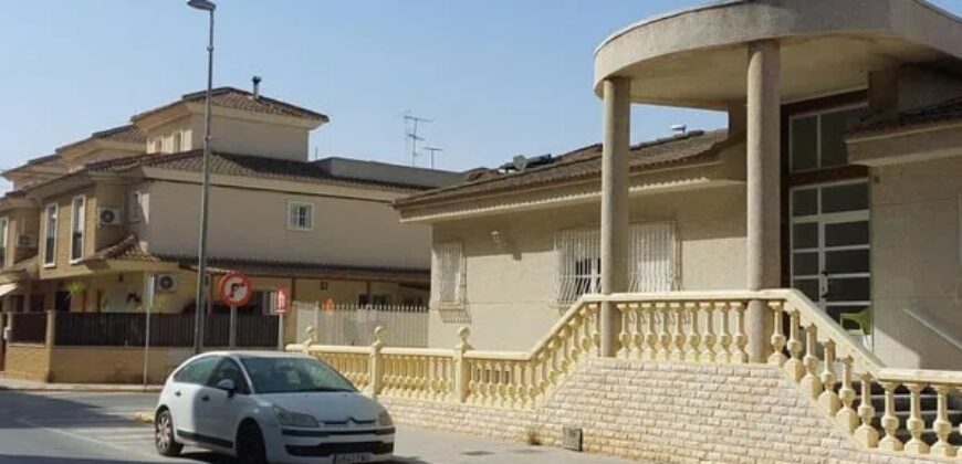 Spain Alicante detached house or villa in the heart of Redovan RML-02086