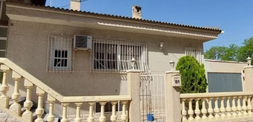 Spain Alicante detached house or villa in the heart of Redovan RML-02086