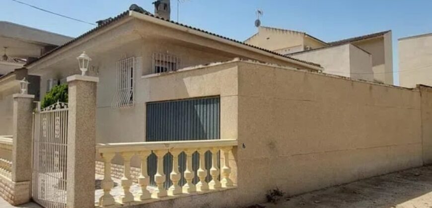 Spain Alicante detached house or villa in the heart of Redovan RML-02086