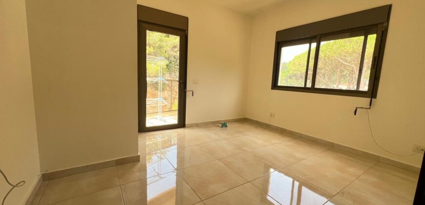 jouret el ballout apartment for rent in a calm area Ref#6316