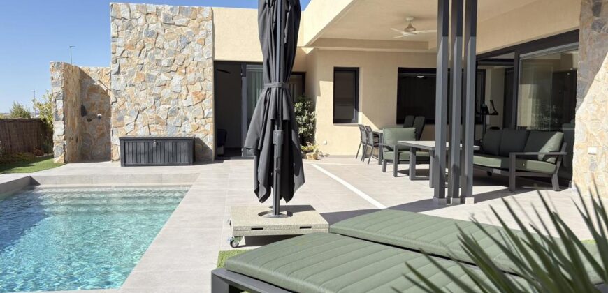 Spain Get your residency! fully furnished villa with pool & garden SVM744411
