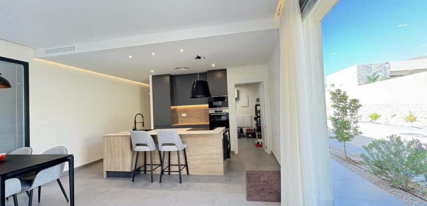 Spain Get your residency! fully furnished villa with pool & garden SVM744411