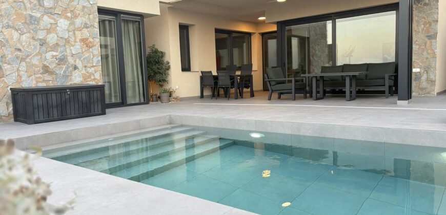 Spain Get your residency! fully furnished villa with pool & garden SVM744411