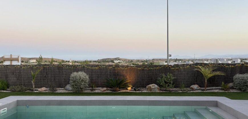 Spain Get your residency! fully furnished villa with pool & garden SVM744411