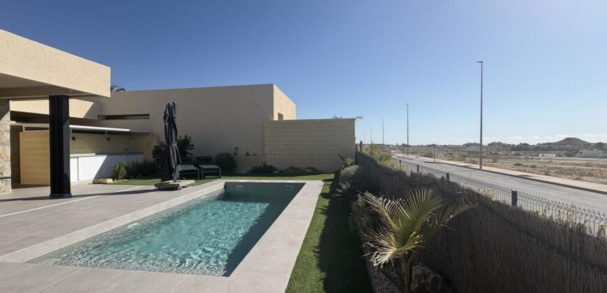 Spain Get your residency! fully furnished villa with pool & garden SVM744411