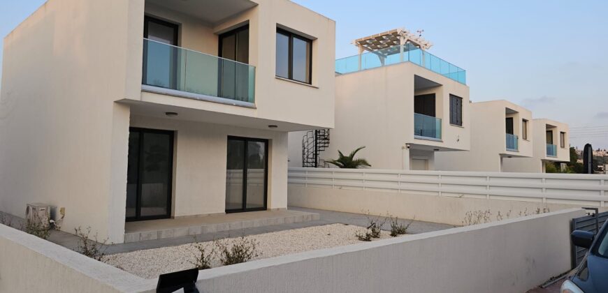 Cyprus Paphos villa excellent location, near the sea 0072