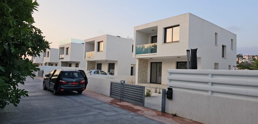 Cyprus Paphos villa excellent location, near the sea 0072