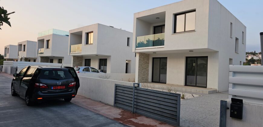 Cyprus Paphos villa excellent location, near the sea 0072