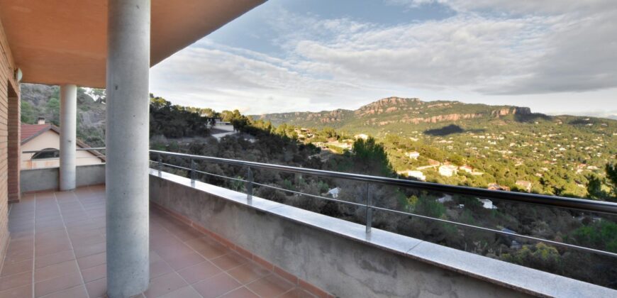 Spain four-storey home on a generous plot, prime location PR-00203