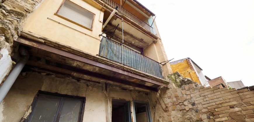 Spain Barcelona building 4 floors need renovation, Perfect for Investors! PR-00261