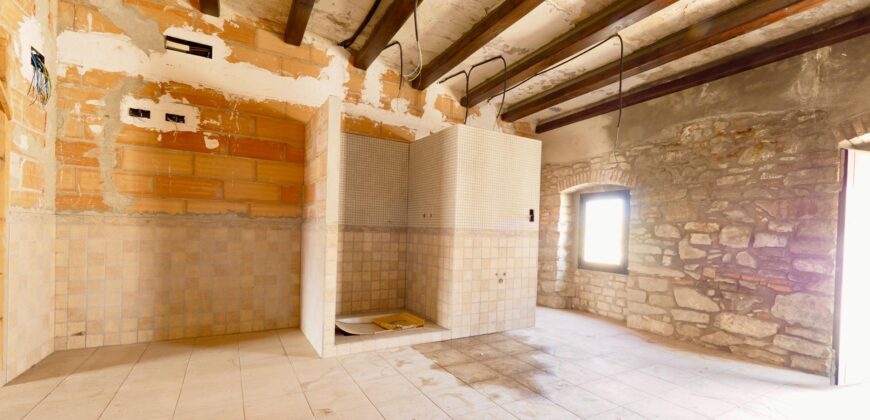 Spain Barcelona building 4 floors need renovation, Perfect for Investors! PR-00261