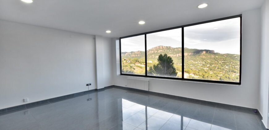 Spain four-storey home on a generous plot, prime location PR-00203