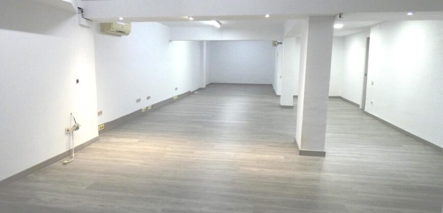 Opportunity! Great premises in Barcelona with 2 offices PR-00167