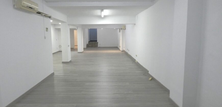 Opportunity! Great premises in Barcelona with 2 offices PR-00167