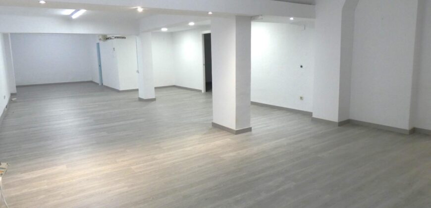 Opportunity! Great premises in Barcelona with 2 offices PR-00167