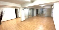 Opportunity! Great premises in Barcelona with 2 offices PR-00167