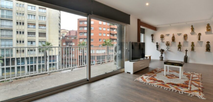 Spain newly renovated apartment with large terrace, unbeatable location 3451-02405