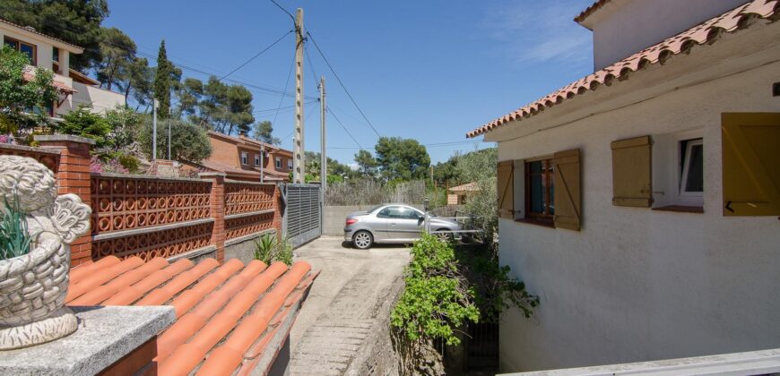 Spain charming house 3 floors plus attic with pool & garden PR-00196