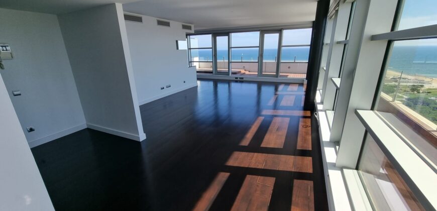 Spain A unique penthouse with spectacular views of the sea and Barcelona B19