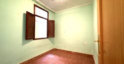 Spain spacious apartment in a quiet area, need renovation 005645