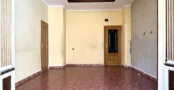 Spain spacious apartment in a quiet area, need renovation 005645