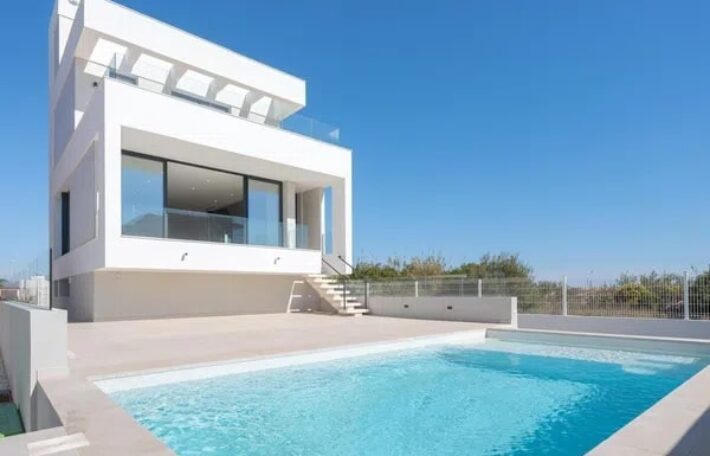 Spain brand new luxurious villa 4 floors few meters from the sea 003995