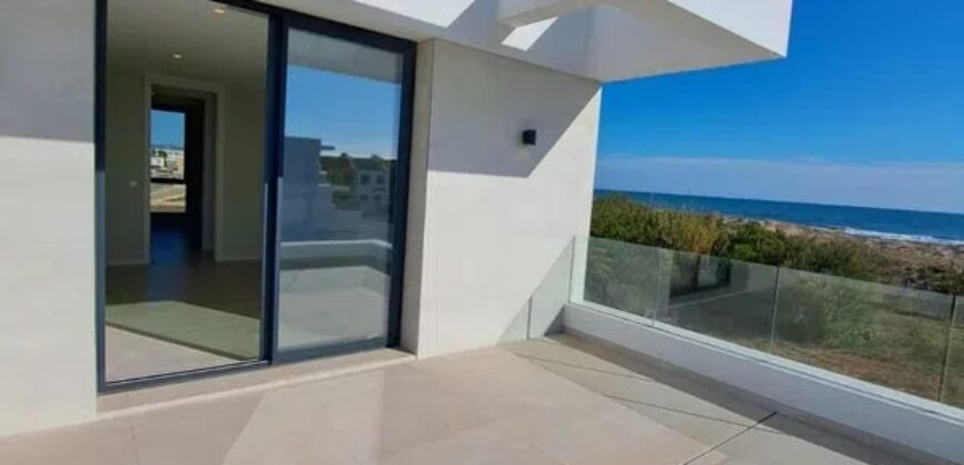 Spain brand new luxurious villa 4 floors few meters from the sea 003995