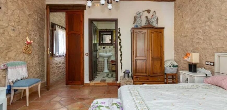 Spain Valencia renovated villa 3 floors with terrace, pool & garden 004955