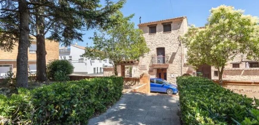 Spain Valencia renovated villa 3 floors with terrace, pool & garden 004955