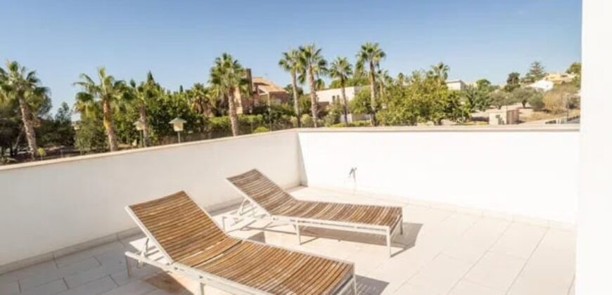 Spain villa in one of the most exclusive residential areas in Valencia 005705